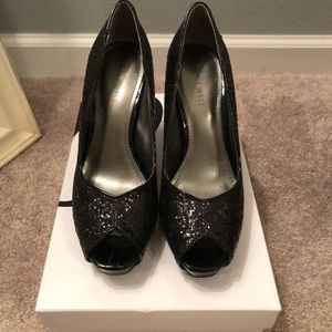 Nine West open toe black sparkle pump